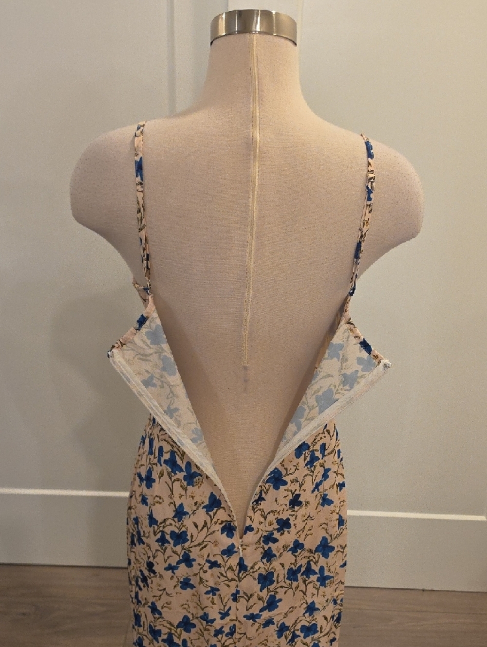 Commense Blue Floral Midi Dress on Cream Base sizes M & L available new with tag - Picture 9 of 12